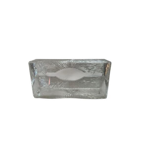 Vintage Celebrity lucite tissue holder - Picture 6 of 9